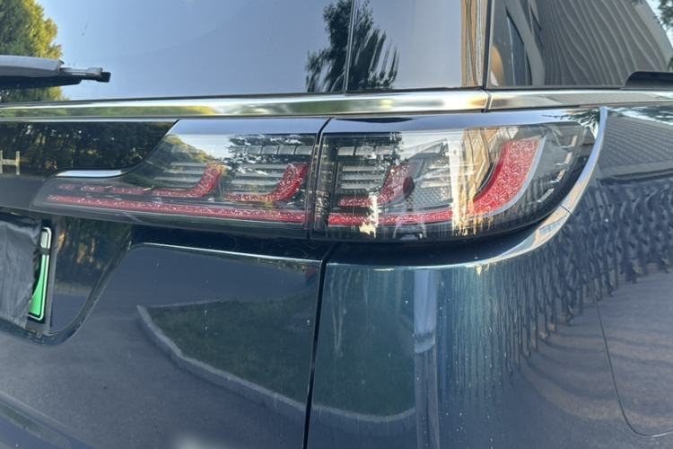 Used VOYAH Dream 2025 PHEV Four-Wheel Drive Prestige Kunpeng Edition Exterior 11