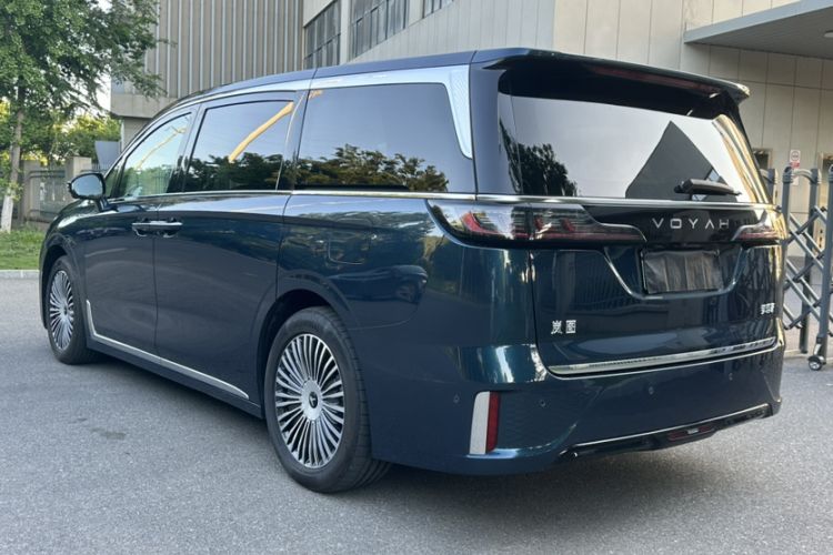 Used VOYAH Dream 2025 PHEV Four-Wheel Drive Prestige Kunpeng Edition Exterior 8