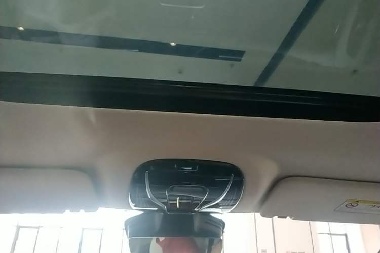 Used VOYAH Dream 2025 PHEV Four-Wheel-Drive Flagship Version – Qiankun Edition Headliner
