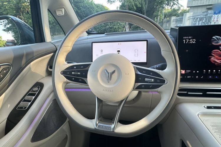 Used VOYAH Dream 2025 PHEV Four-Wheel Drive Prestige Kunpeng Edition Interior 4