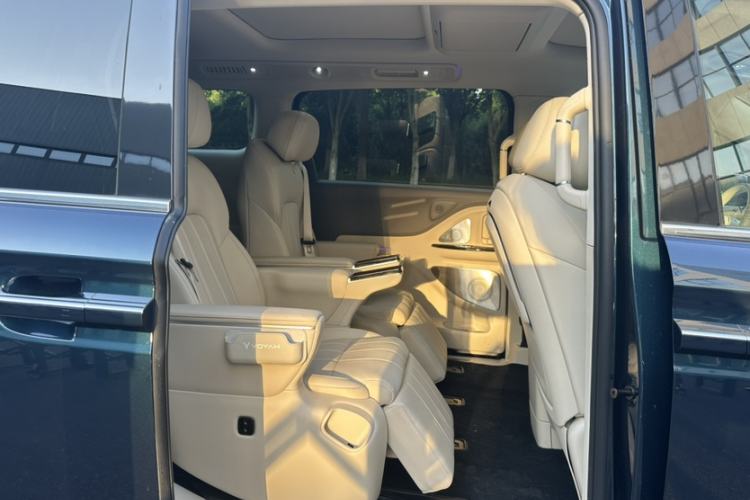 Used VOYAH Dream 2025 PHEV Four-Wheel Drive Prestige Kunpeng Edition Interior 5