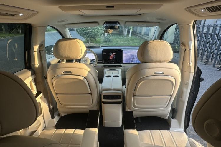 Used VOYAH Dream 2025 PHEV Four-Wheel Drive Prestige Kunpeng Edition Interior 7