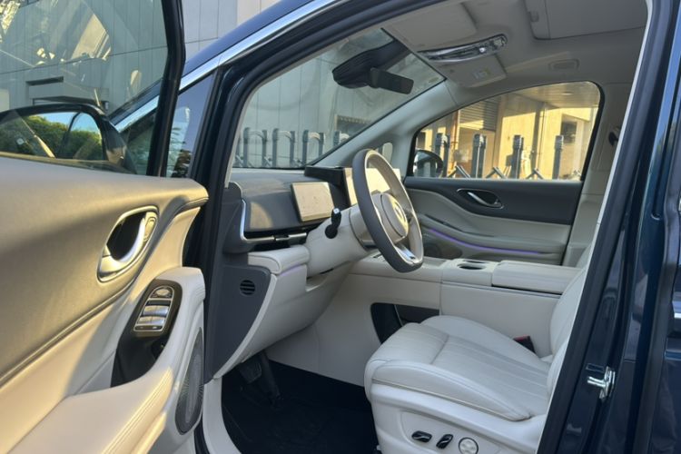 Used VOYAH Dream 2025 PHEV Four-Wheel Drive Prestige Kunpeng Edition Left Front Seat