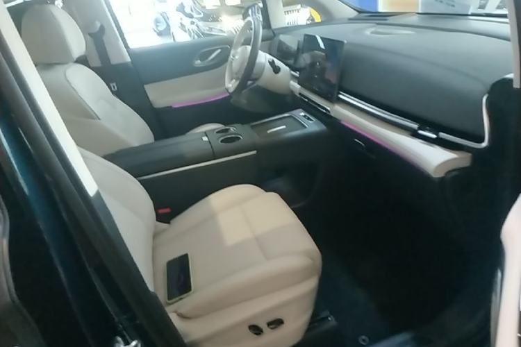 Used VOYAH Dream 2025 PHEV Four-Wheel-Drive Flagship Version – Qiankun Edition Right Front Seat