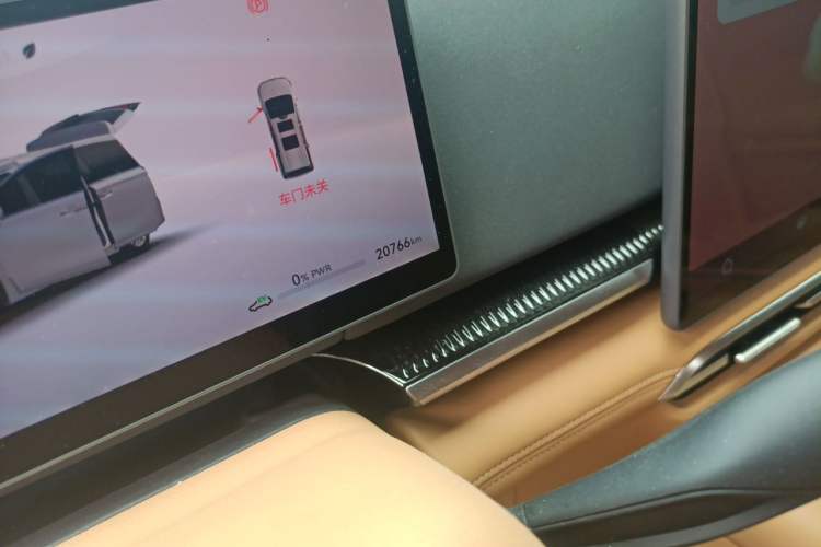Used VOYAH Dream 2025 PHEV Four-Wheel-Drive Flagship Version – Qiankun Edition Odometer Close Up
