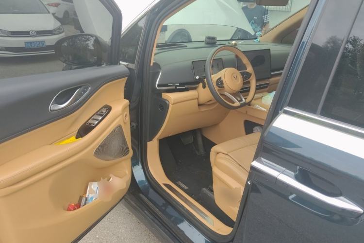 Used VOYAH Dream 2025 PHEV Four-Wheel-Drive Flagship Version – Qiankun Edition Driver Seat