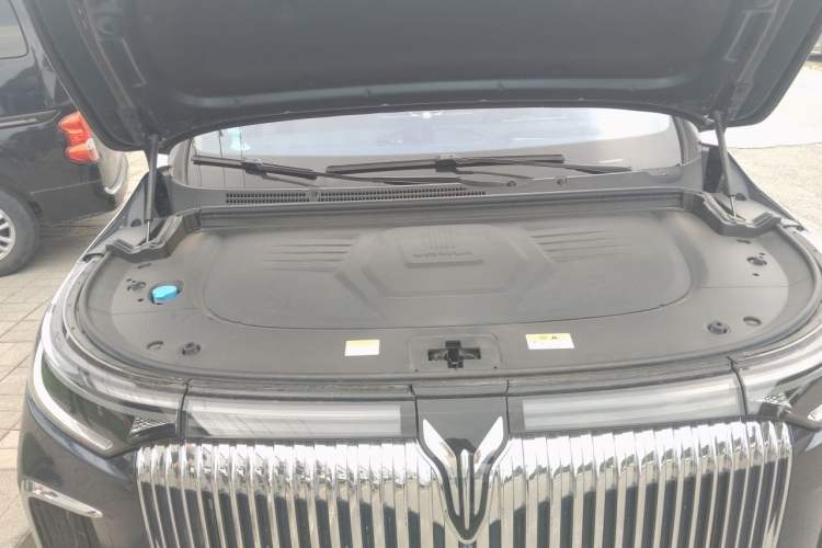 Used VOYAH Dream 2025 PHEV Four-Wheel-Drive Flagship Version – Qiankun Edition Engine Bay