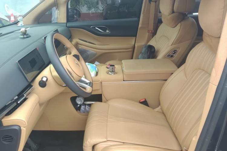 Used VOYAH Dream 2025 PHEV Four-Wheel-Drive Flagship Version – Qiankun Edition Left Front Seat
