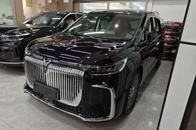 Used VOYAH Dream 2025 PHEV Four-Wheel Drive Prestige Kunpeng Edition
