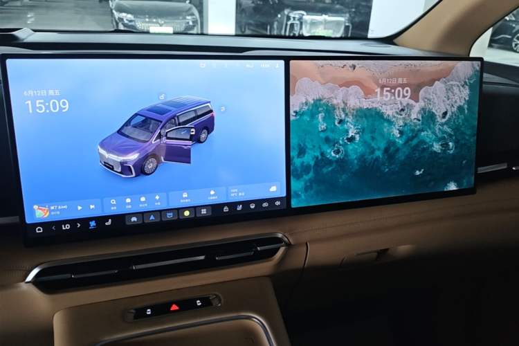 Used VOYAH Dream 2025 PHEV Four-Wheel Drive Prestige Kunpeng Edition Audio And AC Panel