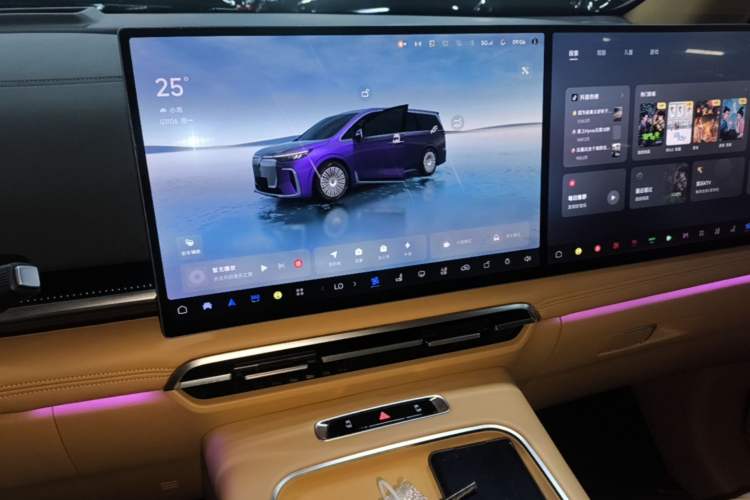 Used VOYAH Dream 2025 PHEV Four-Wheel Drive Prestige Kunpeng Edition Audio And AC Panel