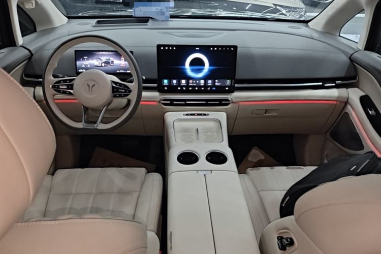 Used VOYAH Dream 2025 PHEV Four-Wheel-Drive Flagship Version – Qiankun Edition Center Console