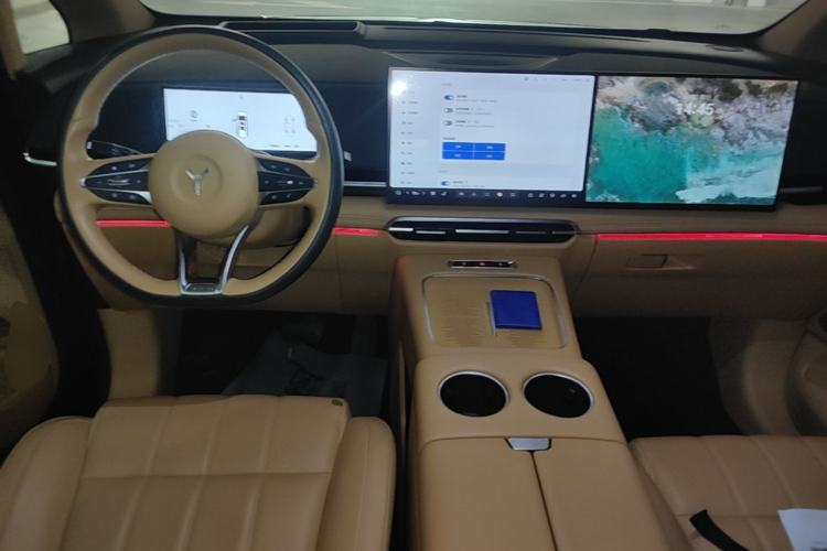 Used VOYAH Dream 2025 PHEV Four-Wheel-Drive Flagship Kunpeng Edition Center Console