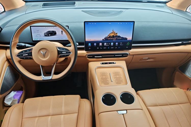 Used VOYAH Dream 2025 PHEV Four-Wheel Drive Prestige Qiankun Edition Center Console