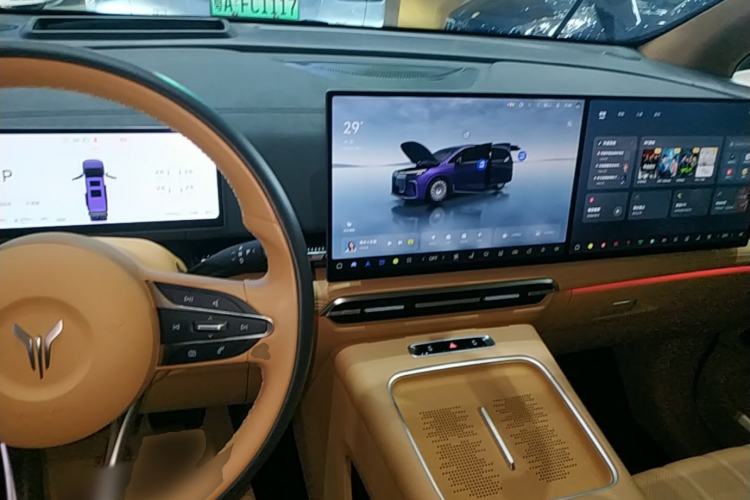Used VOYAH Dream 2025 PHEV Four-Wheel-Drive Flagship Kunpeng Edition Center Console