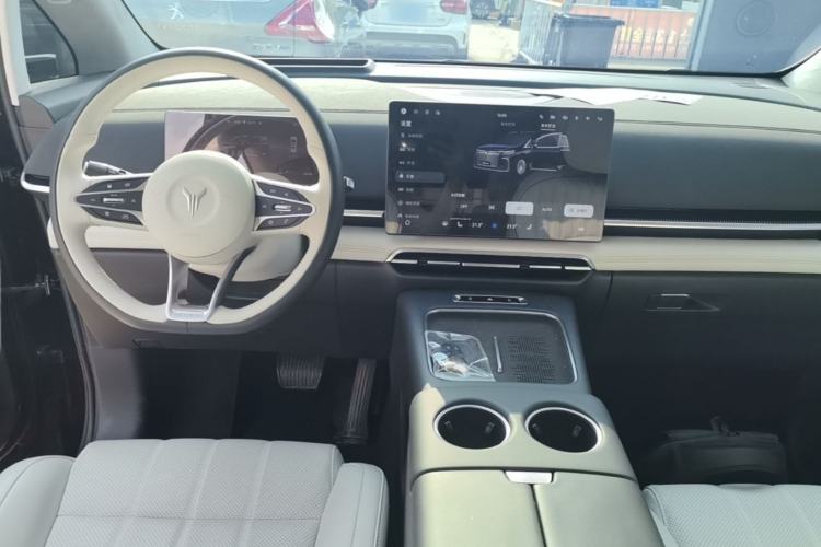 Used VOYAH Dream 2025 PHEV Four-Wheel-Drive Flagship Version – Qiankun Edition Center Console