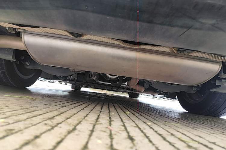 Used VOYAH Dream 2025 PHEV Four-Wheel-Drive Flagship Kunpeng Edition Chassis Rear