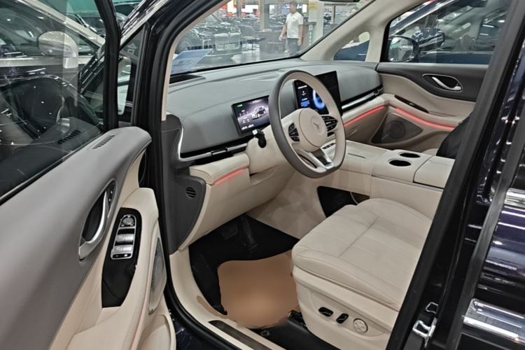 Used VOYAH Dream 2025 PHEV Four-Wheel-Drive Flagship Version – Qiankun Edition Driver Seat