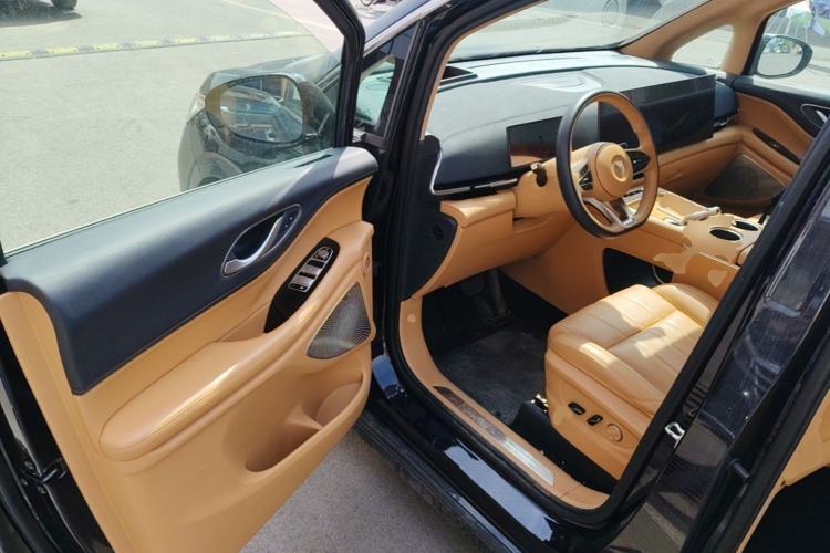 Used VOYAH Dream 2025 PHEV Four-Wheel-Drive Flagship Kunpeng Edition Driver Seat