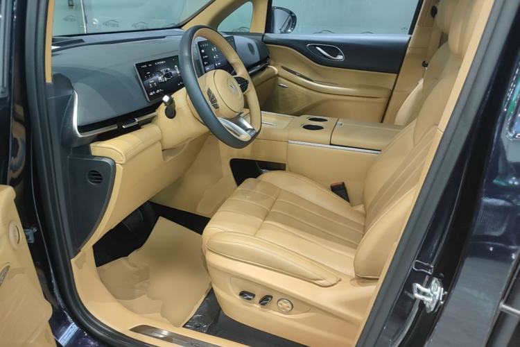 Used VOYAH Dream 2025 PHEV Four-Wheel Drive Excellence Qiankun Edition Driver Seat