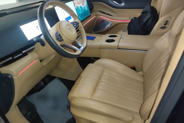 Used VOYAH Dream 2025 PHEV Four-Wheel-Drive Flagship Kunpeng Edition Driver Seat