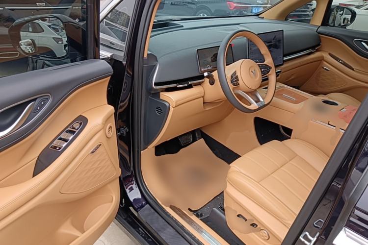 Used VOYAH Dream 2025 PHEV Four-Wheel Drive Excellence Qiankun Edition Driver Seat