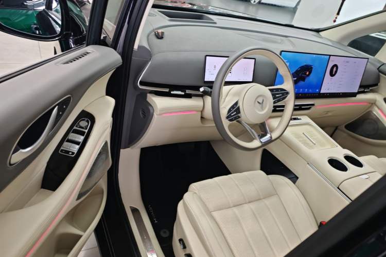 Used VOYAH Dream 2025 PHEV Four-Wheel Drive Prestige Kunpeng Edition Driver Seat