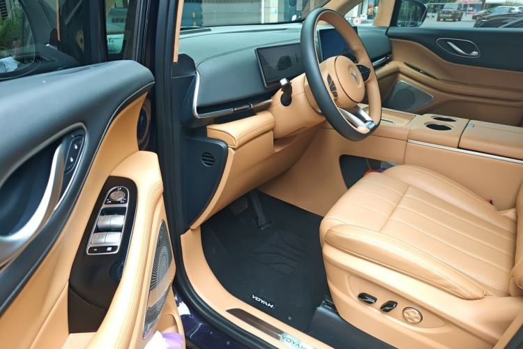 Used VOYAH Dream 2025 PHEV Four-Wheel Drive Prestige Qiankun Edition Driver Seat