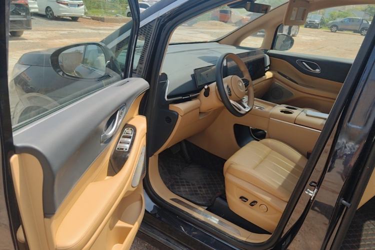 Used VOYAH Dream 2025 PHEV Four-Wheel-Drive Flagship Kunpeng Edition Driver Seat