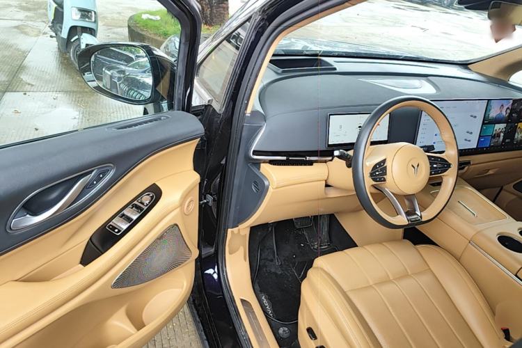 Used VOYAH Dream 2025 PHEV Four-Wheel-Drive Flagship Kunpeng Edition Driver Seat