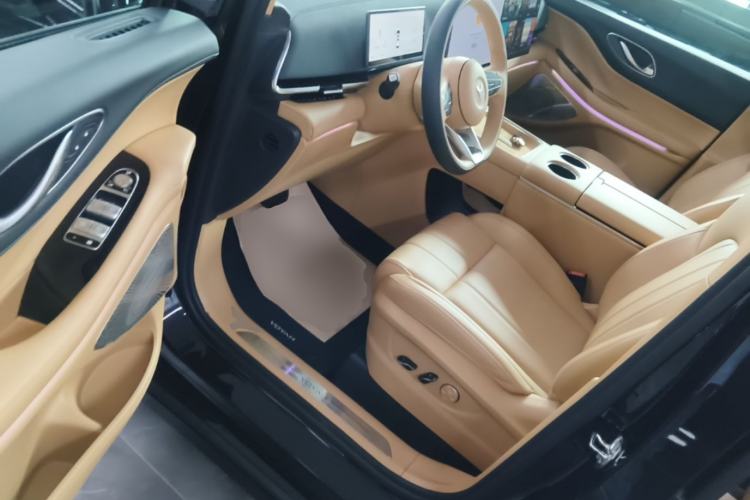 Used VOYAH Dream 2025 PHEV Four-Wheel Drive Prestige Kunpeng Edition Driver Seat