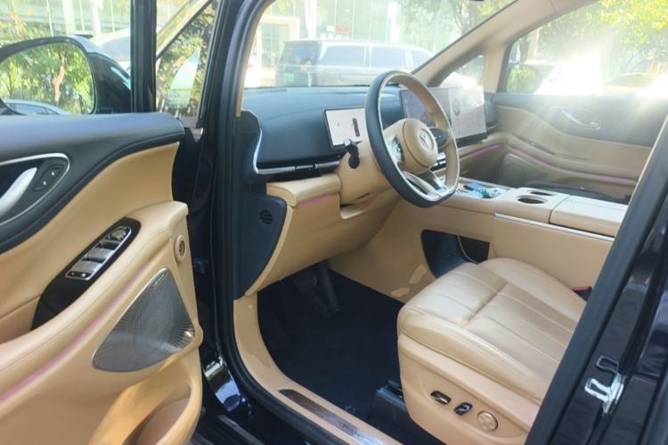 Used VOYAH Dream 2025 PHEV Four-Wheel Drive Prestige Kunpeng Edition Driver Seat