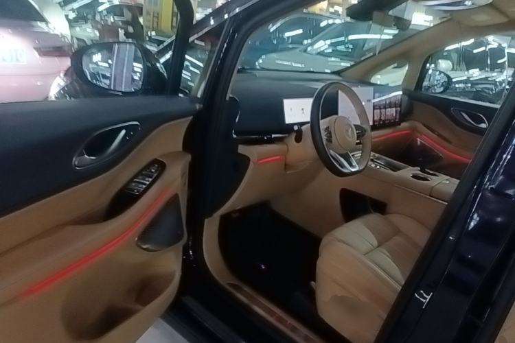 Used VOYAH Dream 2025 PHEV Four-Wheel Drive Prestige Kunpeng Edition Driver Seat