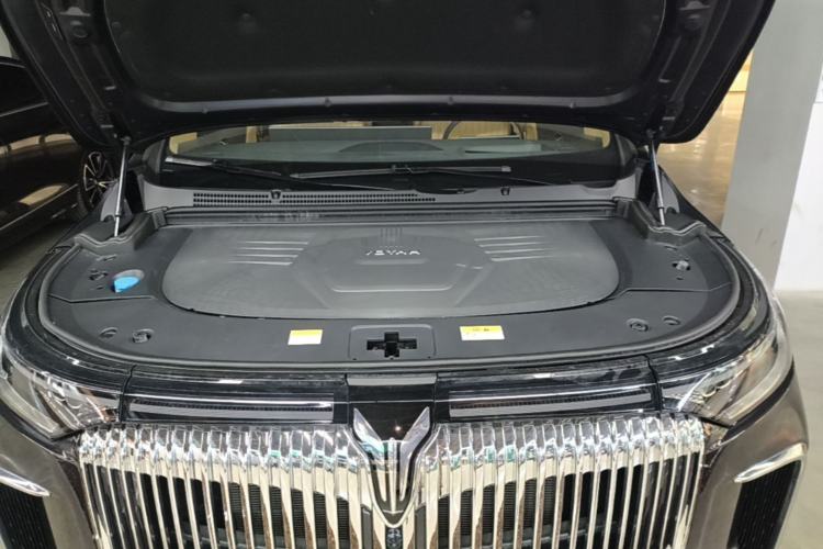 Used VOYAH Dream 2025 PHEV Four-Wheel-Drive Flagship Kunpeng Edition Engine Bay