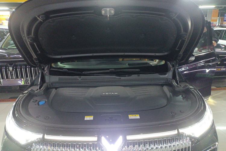 Used VOYAH Dream 2025 PHEV Four-Wheel-Drive Flagship Kunpeng Edition Engine Bay
