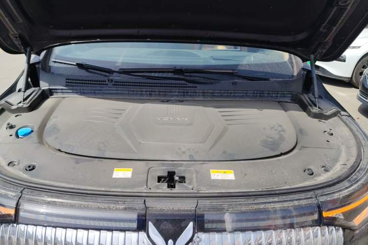 Used VOYAH Dream 2025 PHEV Four-Wheel-Drive Flagship Kunpeng Edition Engine Bay