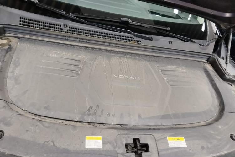 Used VOYAH Dream 2025 PHEV Four-Wheel Drive Prestige Kunpeng Edition Engine Bay