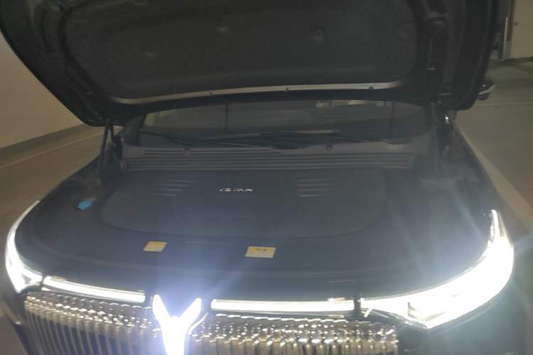 Used VOYAH Dream 2025 PHEV Four-Wheel-Drive Flagship Kunpeng Edition Engine Bay