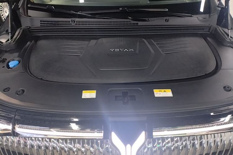 Used VOYAH Dream 2025 PHEV Four-Wheel-Drive Flagship Kunpeng Edition Engine Bay