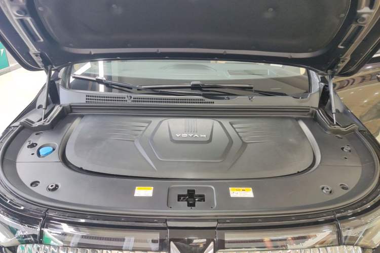 Used VOYAH Dream 2025 PHEV Four-Wheel Drive Prestige Kunpeng Edition Engine Bay