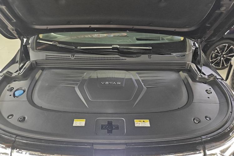 Used VOYAH Dream 2025 PHEV Four-Wheel Drive Prestige Kunpeng Edition Engine Bay