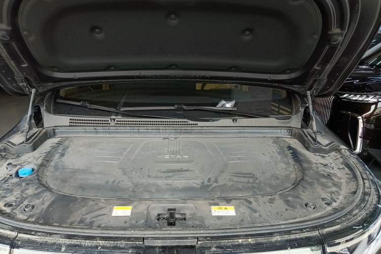 Used VOYAH Dream 2025 PHEV Four-Wheel-Drive Flagship Kunpeng Edition Engine Bay