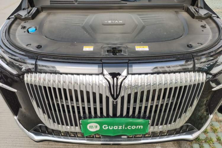 Used VOYAH Dream 2025 PHEV Four-Wheel Drive Prestige Kunpeng Edition Engine Bay
