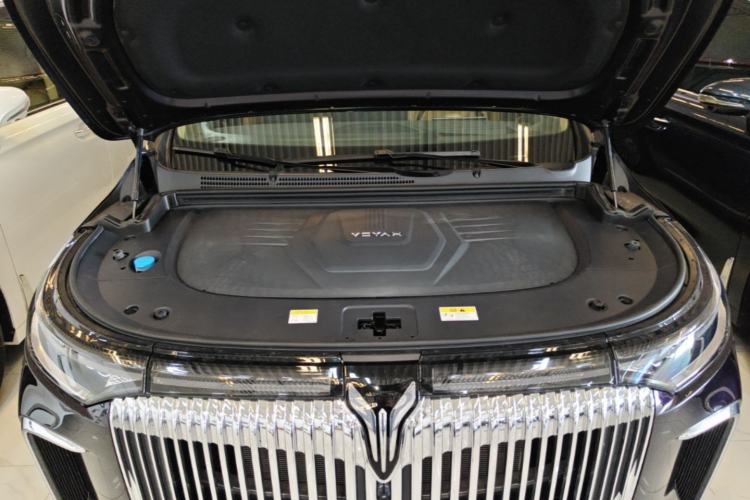 Used VOYAH Dream 2025 PHEV Four-Wheel-Drive Flagship Kunpeng Edition Engine Bay