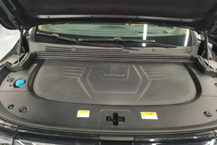 Used VOYAH Dream 2025 PHEV Four-Wheel Drive Prestige Kunpeng Edition Engine Bay