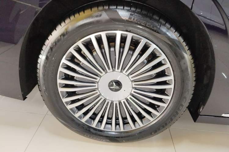 Used VOYAH Dream 2025 PHEV Four-Wheel-Drive Flagship Kunpeng Edition Exterior 1