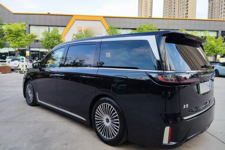Used VOYAH Dream 2025 PHEV Four-Wheel Drive Prestige Kunpeng Edition Exterior 10