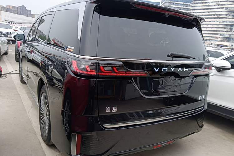Used VOYAH Dream 2025 PHEV Four-Wheel Drive Excellence Qiankun Edition Exterior 2