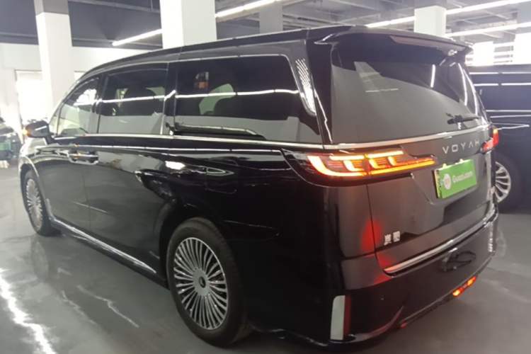 Used VOYAH Dream 2025 PHEV Four-Wheel Drive Prestige Kunpeng Edition Exterior 2