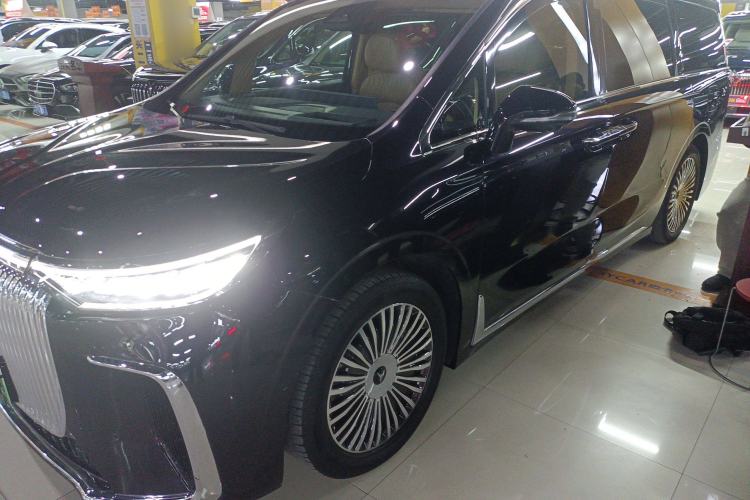 Used VOYAH Dream 2025 PHEV Four-Wheel-Drive Flagship Kunpeng Edition Exterior 3